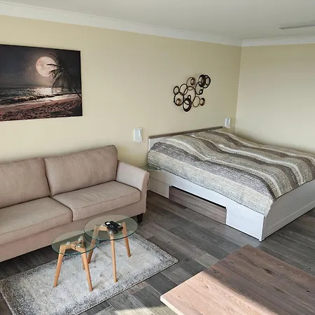 Ferienwohnung-meeranker-2025-komplett-modernisiert-balkon-80m-zum-suedstrand