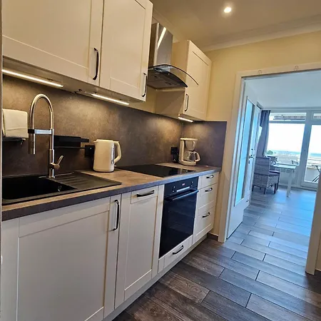Ferienwohnung-meeranker-2025-komplett-modernisiert-balkon-80m-zum-suedstrand * Burgtiefe auf Fehmarn